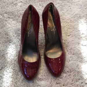 Red Jessica Simpson heals